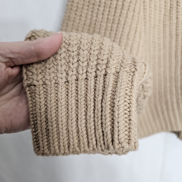 Free People Tan Chunky Cable Knit Turtle Neck Oversized Sweater Medium - Picture 6 of 8